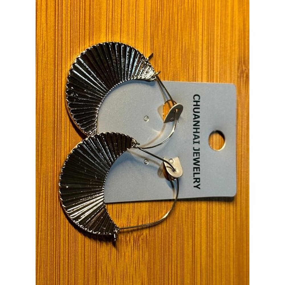 chuanhai jewelry gold tone fan shaped statement hoop earrings nwt new gift idea